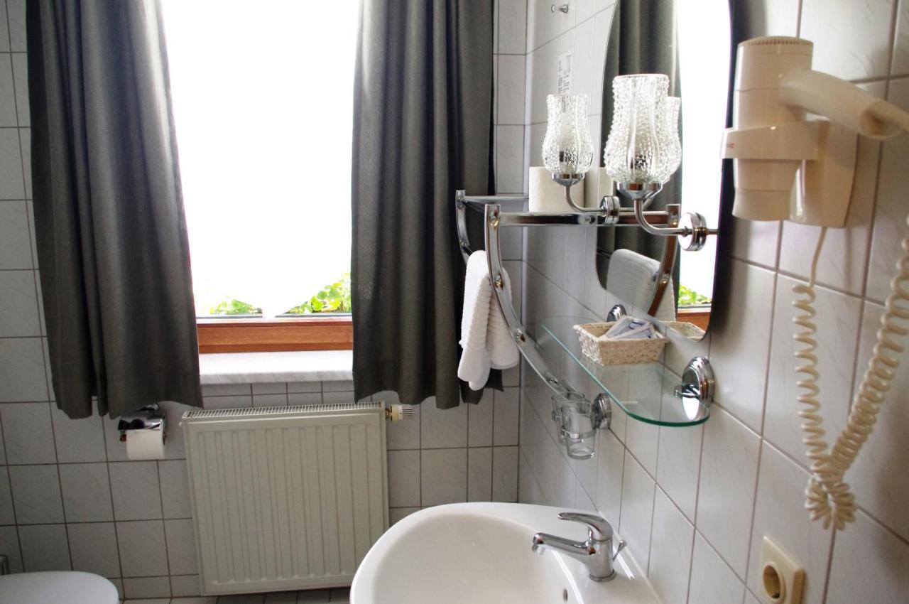 Hotel Gasthof Zum Walfisch คลินเงนธาล ภายนอก รูปภาพ