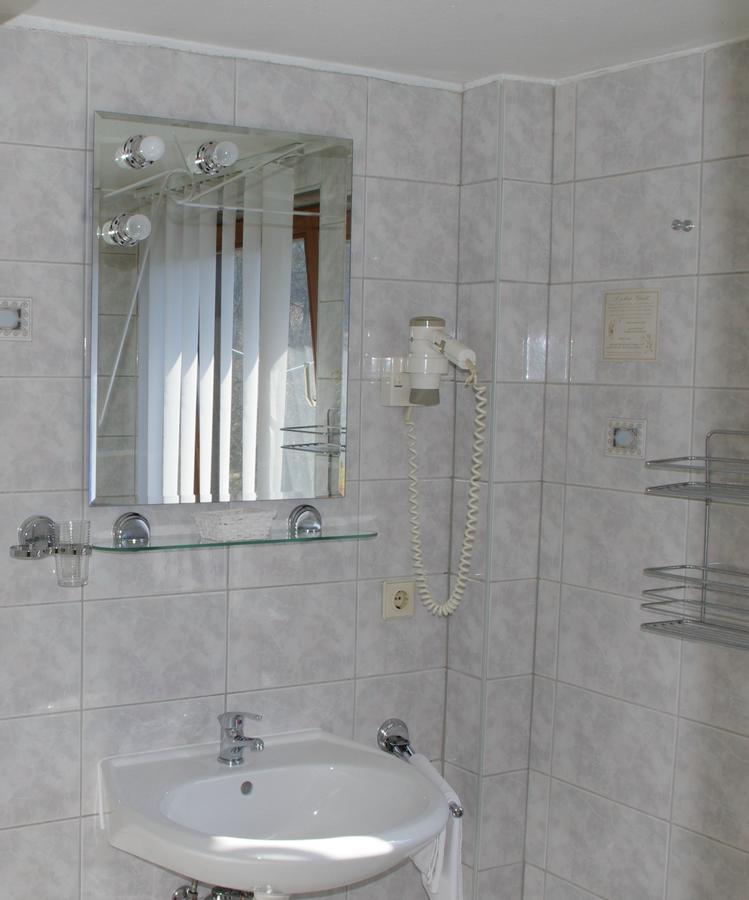 Hotel Gasthof Zum Walfisch คลินเงนธาล ภายนอก รูปภาพ
