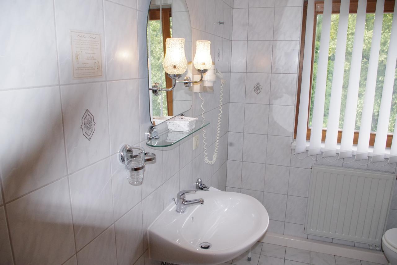 Hotel Gasthof Zum Walfisch คลินเงนธาล ภายนอก รูปภาพ